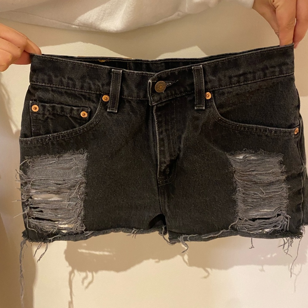 Vintage Lévis distressed jean shorts